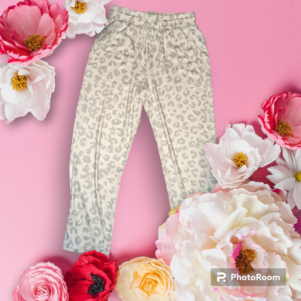 Leopard Print Pajama Set - Picture 6 of 7